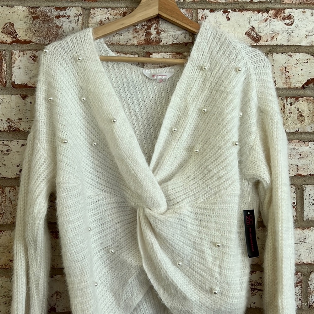 White beaded sweater - cropped